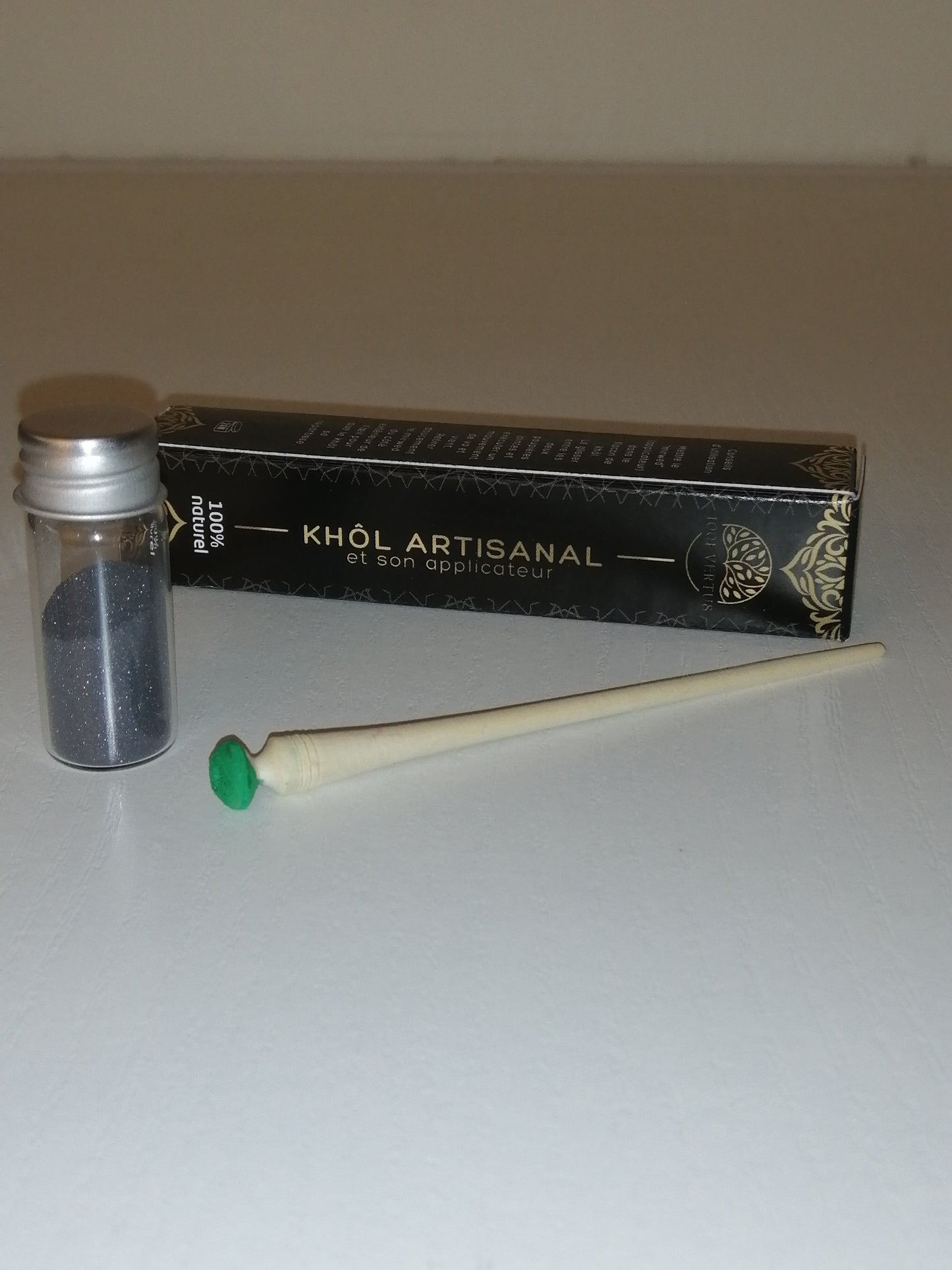 KHÔL ARTISANAL 100% naturel et son applicateur