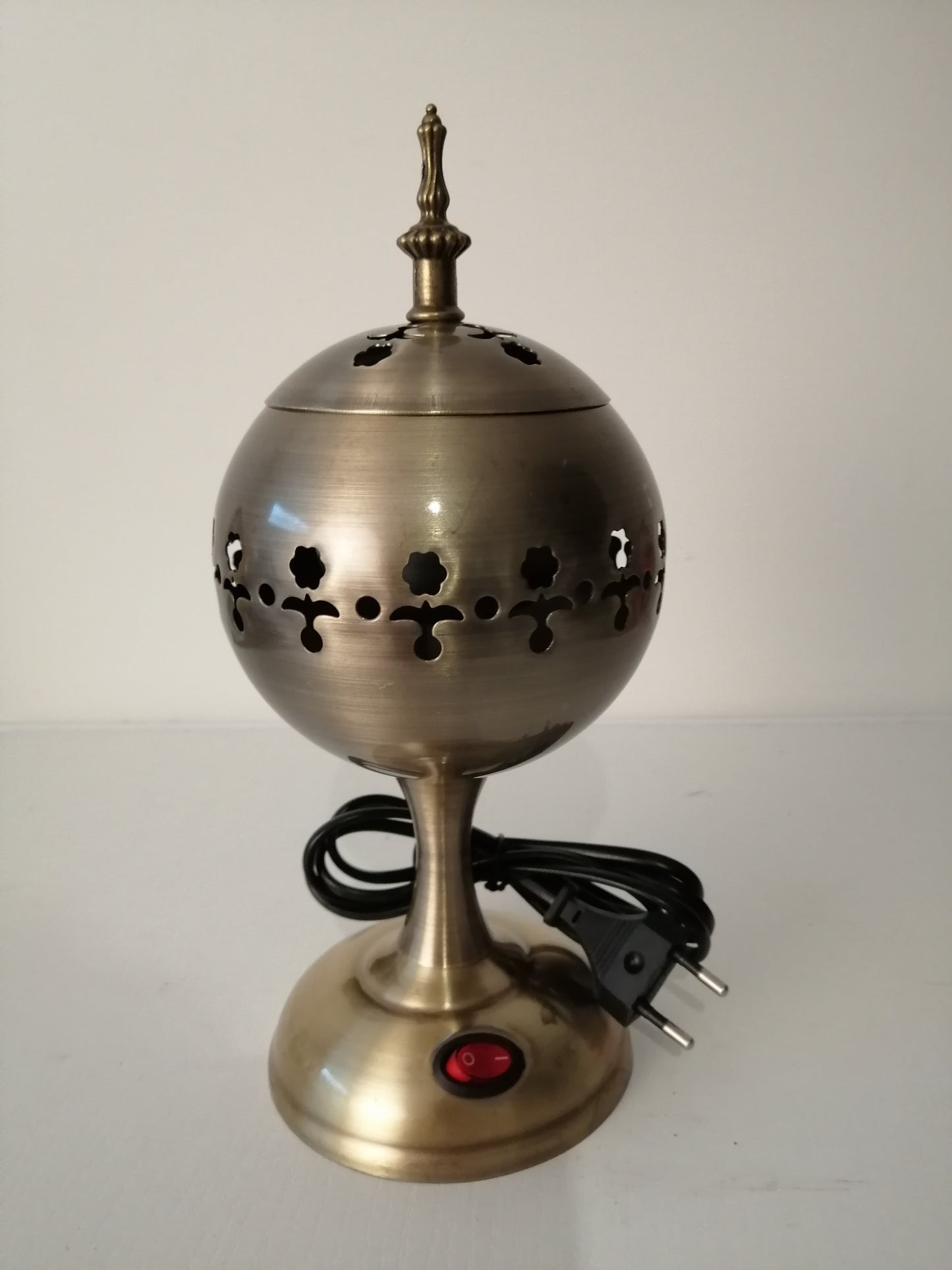 Electric censer 20.3 cm x 12 cm