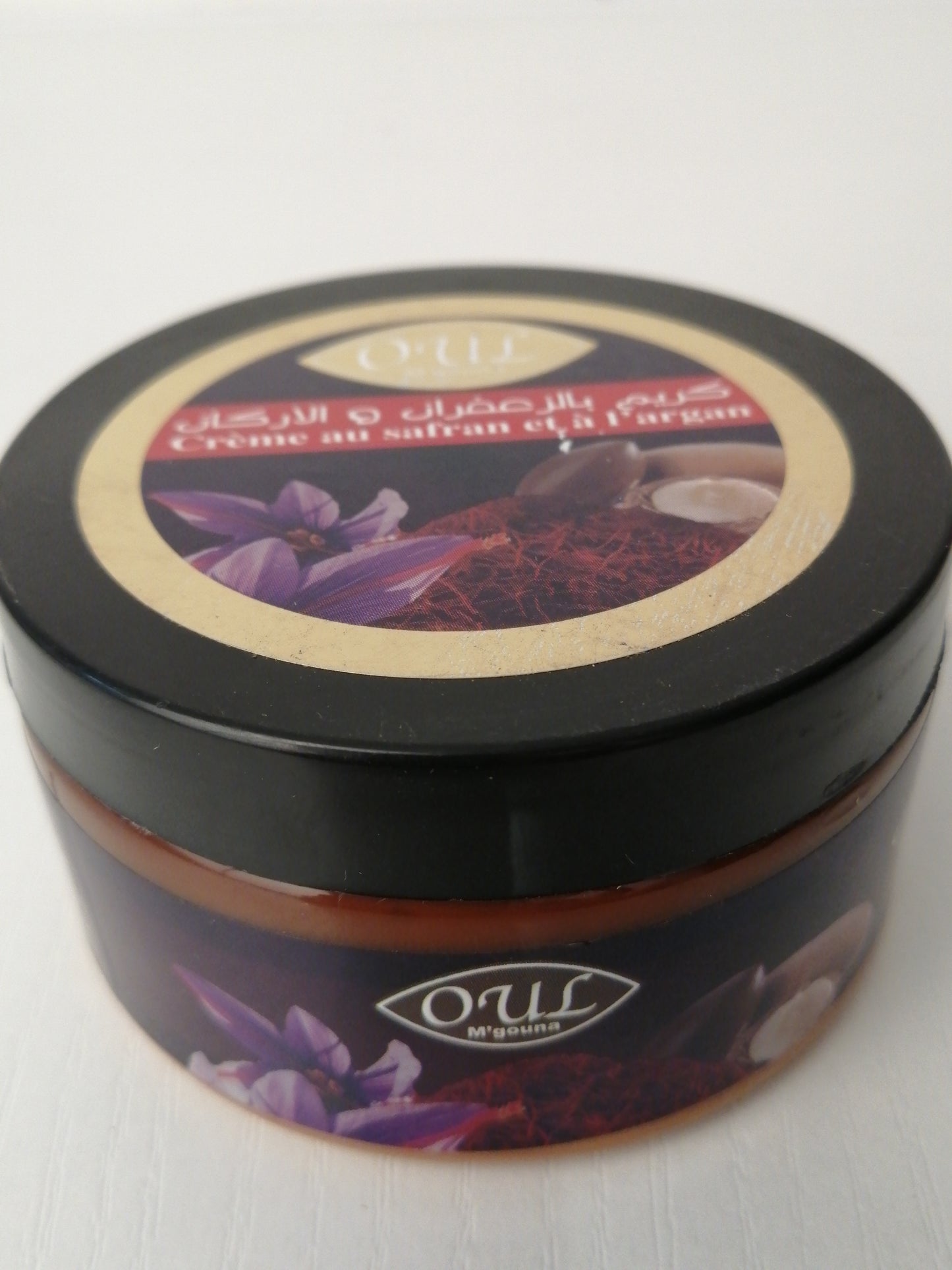 Saffron and argan cream