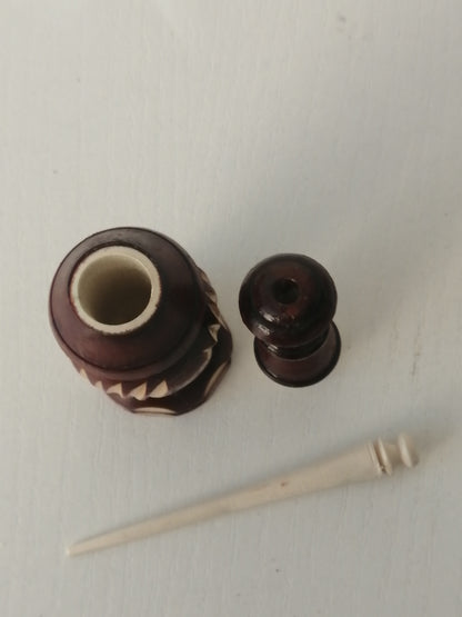 Flacon khôl sculpté marron clair